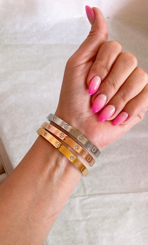 خرید و قیمت بنگل لاو کارتیر نگین دار در شیراز ارسال با پیک