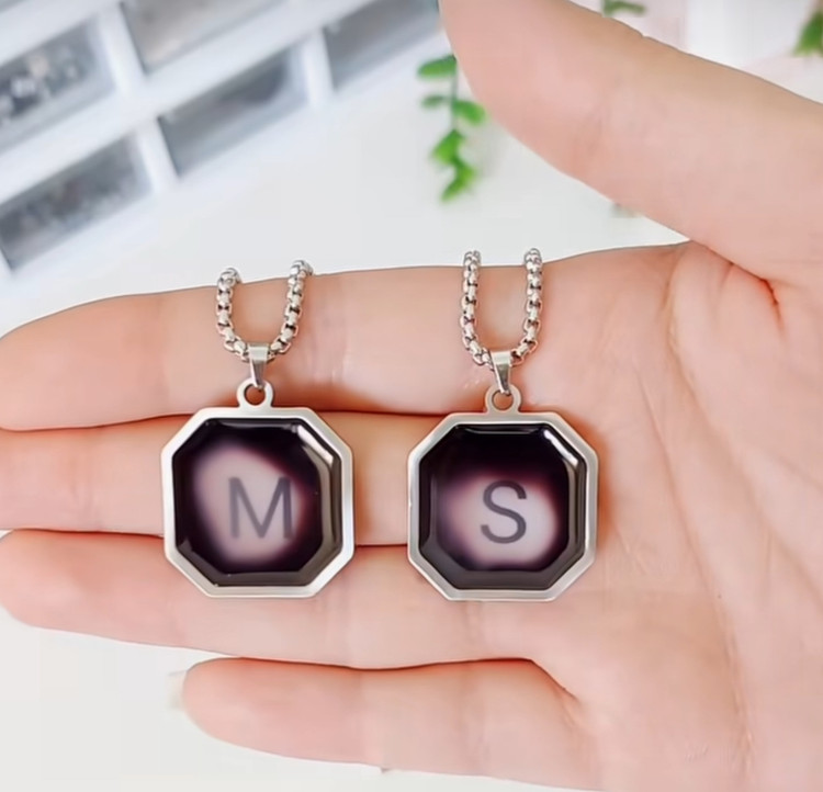 سفارش گردنبند رزینی عمده شیراز قیمت مناسب