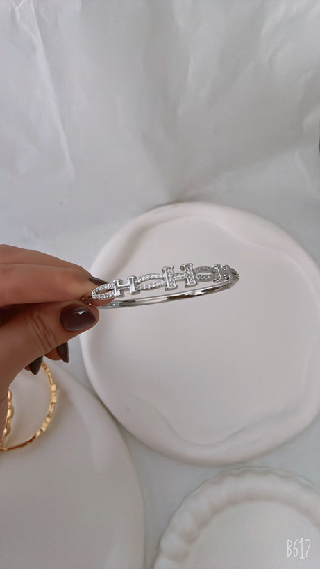 فروش انلاین دستبند نگینی مجلسی ونکلیف