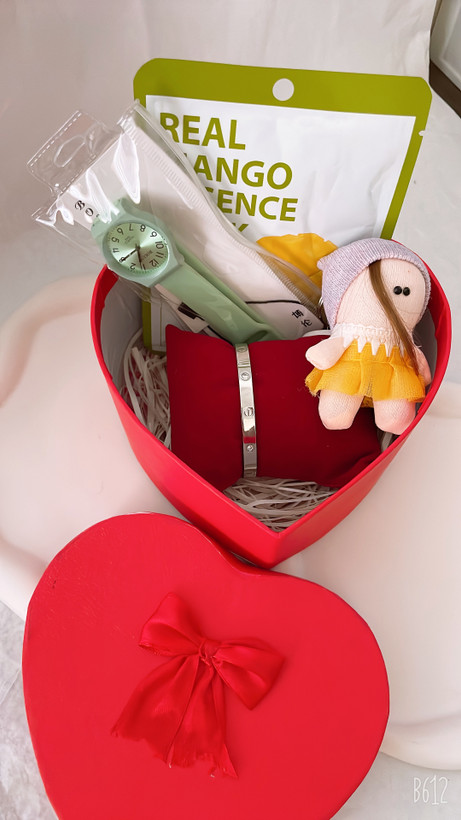 خرید و قیمت کادو تولد و کادو ولنتاین دخترانه ترند ۲۰۲۶