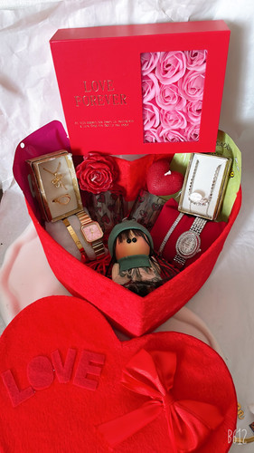 خرید انلاین پک هدیه ولنتاین و گردنبند مروارید عشق شیراز