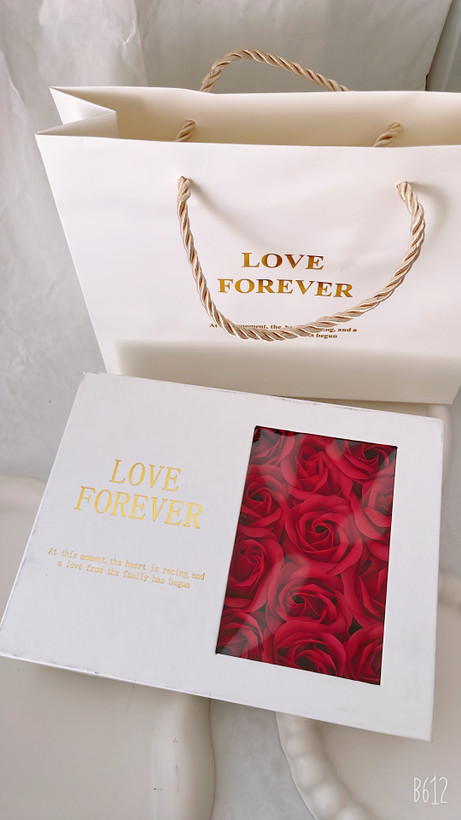 لیست قیمت جعبه کادو گل رز شیراز ارسال فوری