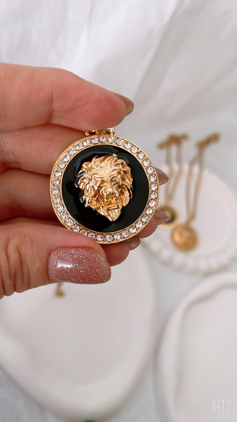 لیست قیمت گردنبند ورساچی طرح طلا ترند ۲۰۲۶