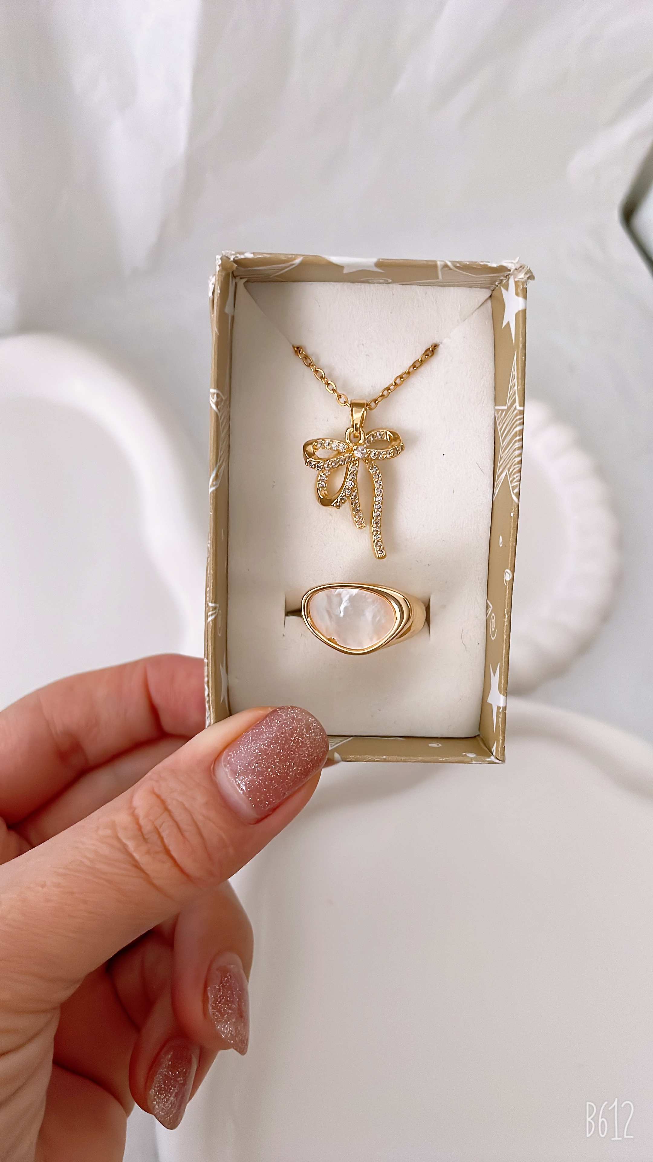 خرید و قیمت گردنبند پاپیونی نگینی طلایی ترند ۲۰۲۶