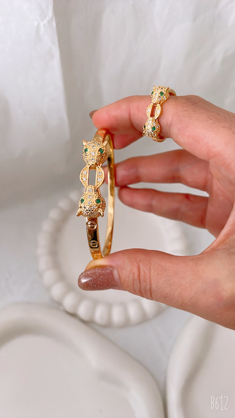 خرید اینترنتی ست بنگل و انگشتر طلایی ترند ۲۰۲۶